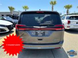 Used 2022 Chrysler Pacifica Touring-L w/ Uconnect Theater Family Group image 5