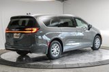 New 2025 Chrysler Pacifica Select image 5