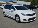 Used 2020 Chrysler Pacifica Touring-L image 3