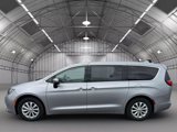 Used 2017 Chrysler Pacifica Touring w/ Tire & Wheel Group image 4