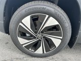 New 2024 Volkswagen Taos SE image 2