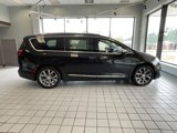 Used 2017 Chrysler Pacifica Limited w/ UConnect Theater Package image 6