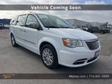 Used 2015 Chrysler Town & Country Limited Platinum image 3