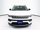 Used 2022 Jeep Compass Latitude image 2