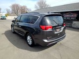 Used 2017 Chrysler Pacifica Touring-L image 3