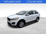 Used 2016 Kia Sorento LX image 3