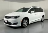 Used 2020 Chrysler Pacifica Touring-L image 3