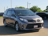 Used 2018 Toyota Sienna LE image 3