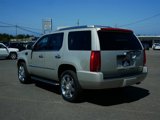 Used 2014 Cadillac Escalade Luxury image 3