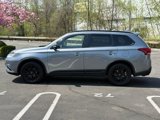 Used 2018 Mitsubishi Outlander ES image 2