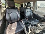 Used 2017 Chrysler Pacifica Touring-L image 2