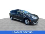 Used 2017 Chrysler Pacifica Touring-L image 2