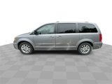 Used 2015 Chrysler Town & Country Limited Platinum image 5