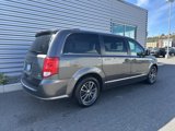 Used 2017 Dodge Grand Caravan SXT image 3