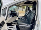 Used 2019 Chrysler Pacifica Limited image 2