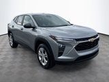 Used 2025 Chevrolet Trax LS image 3