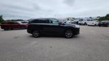 Used 2019 Toyota Highlander SE image 6