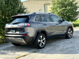 Used 2019 Jeep Cherokee Limited image 3