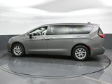 Used 2023 Chrysler Pacifica Touring-L image 2