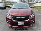 Used 2022 Chrysler Pacifica Touring-L image 3