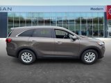Used 2019 Kia Sorento LX image 4