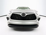 Used 2021 Toyota Highlander XLE image 2