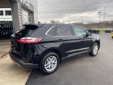Used 2023 Ford Edge SEL image 3