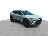 New 2025 Chevrolet Trax ACTIV w/ Driver Confidence Package image 2