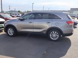 Used 2016 Kia Sorento LX w/ LX Convenience Package image 3