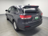 Used 2017 Kia Sorento LX w/ LX Convenience Package image 5