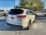 Used 2017 Toyota Highlander SE image 5