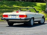 Used 1987 Mercedes-Benz 560 SL image 2