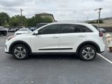 Used 2022 Kia Niro EX image 2