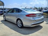 Used 2018 Ford Fusion SE w/ Fusion SE Technology Package image 2