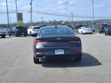 Certified 2022 Hyundai Elantra SE image 5