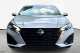 Used 2023 Nissan Altima 2.5 SV image 2