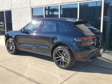 Certified 2025 Porsche Macan image 3