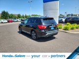 Used 2017 Nissan Pathfinder Platinum image 4