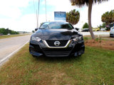 Used 2021 Nissan Versa SV image 3