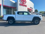 Used 2018 Toyota Tacoma TRD Off-Road image 2