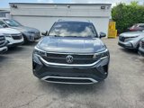 Used 2022 Volkswagen Taos SE w/ Panoramic Sunroof Package image 2