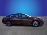 Used 2024 Nissan Altima 2.5 SV image 4
