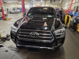 Used 2017 Toyota Tacoma TRD Off-Road image 2