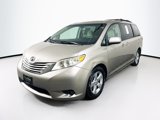 Used 2015 Toyota Sienna LE image 3