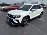 Used 2023 Volkswagen Taos SE image 3