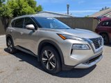Used 2021 Nissan Rogue Platinum image 2