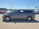 Used 2022 Chrysler Pacifica Touring-L image 2