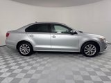 Used 2011 Volkswagen Jetta SE image 4