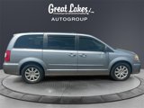 Used 2013 Chrysler Town & Country Touring image 6
