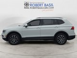 Used 2021 Volkswagen Tiguan SE image 2
